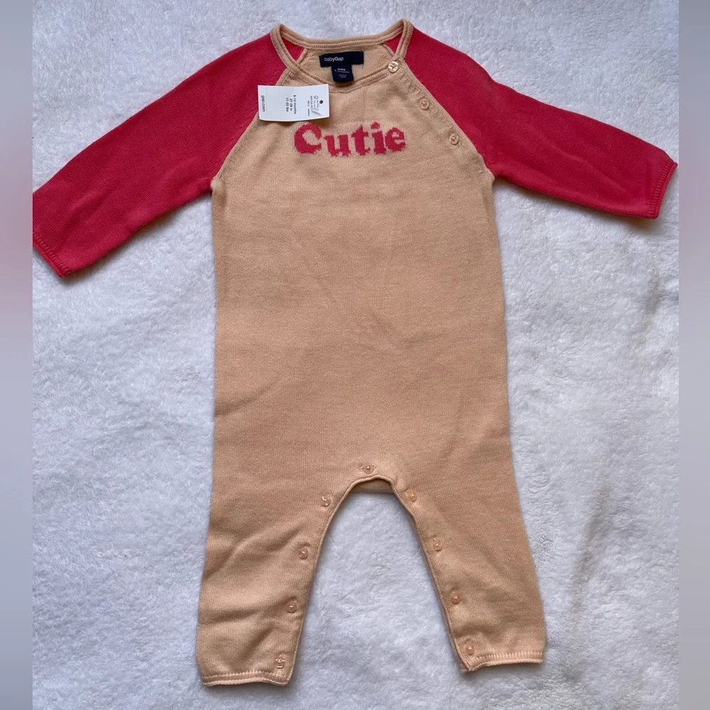 Gap Baby Girl knitted Jumpsuit size 6-12 months